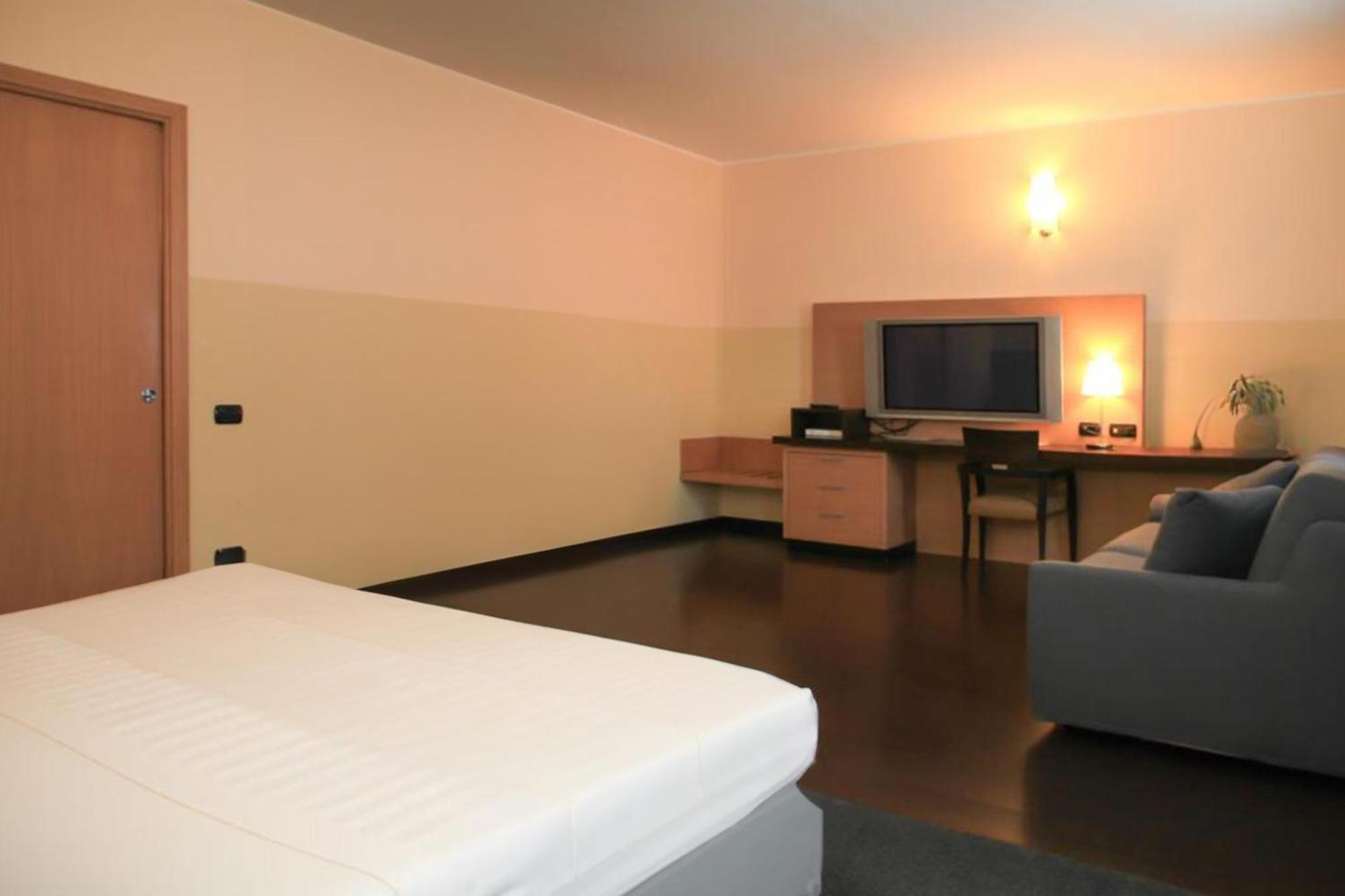 B&B Hotel Milano Cologno Studios Cologno Monzese Dış mekan fotoğraf